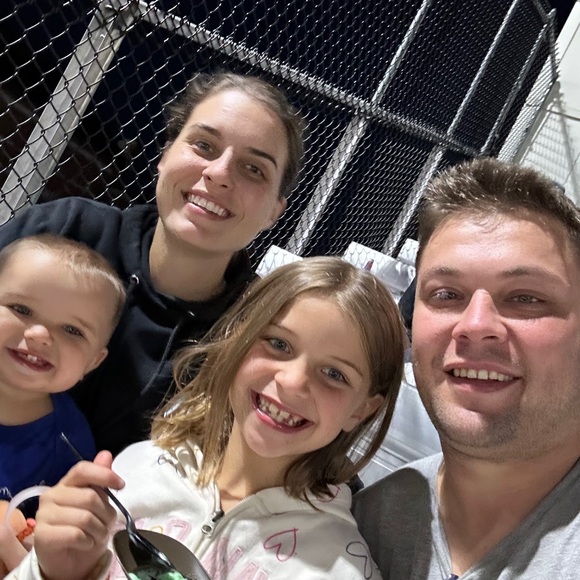 Meet your Posher, Courtney - Picture 5 of 5